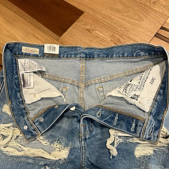 New Levi's 501 High Rise Short in Faultline Distressed Size 30 - Picture 7 of 14